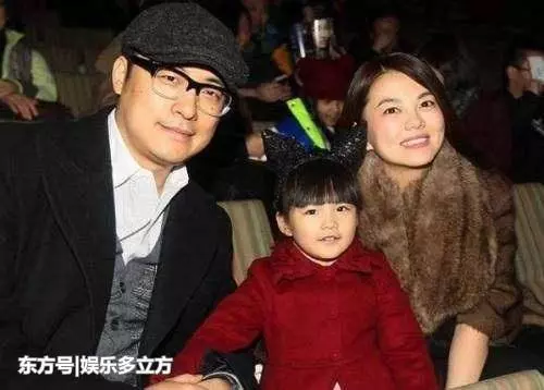 同樣都是二婚,李湘化身女王,賈靜雯被寵成公主,而她卻成了保姆!