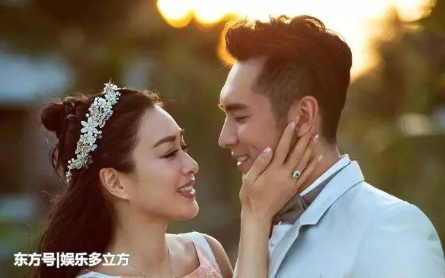 同樣都是二婚,李湘化身女王,賈靜雯被寵成公主,而她卻成了保姆!