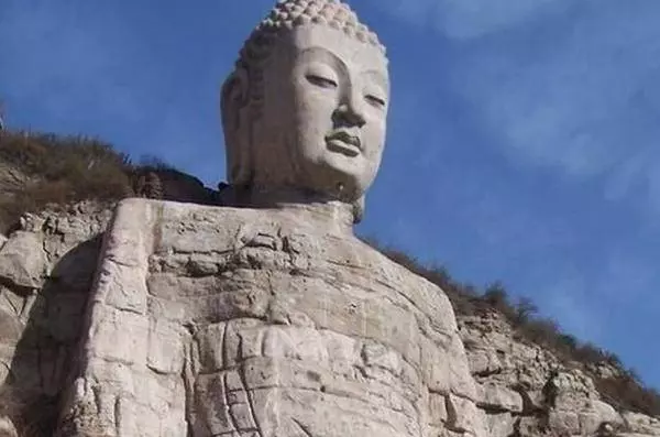 世界上最早的石刻大佛:武則天為它披袈裟,神秘消失600年後再現人間!