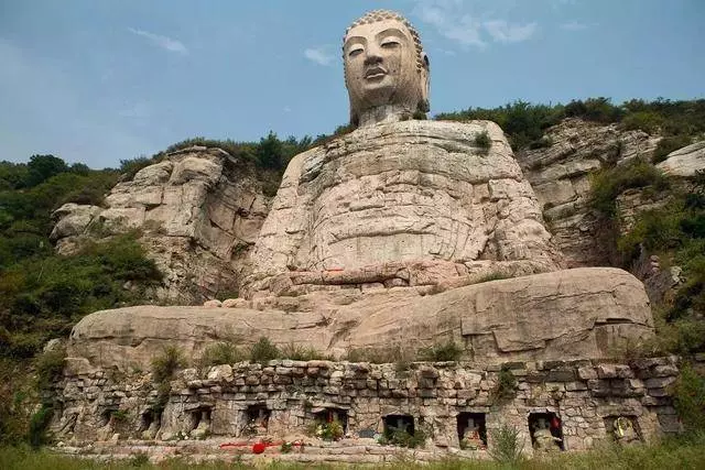 世界上最早的石刻大佛:武則天為它披袈裟,神秘消失600年後再現人間!
