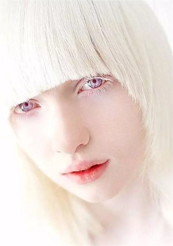 烏克蘭18歲女模雪白外表驚為天人,當她睜開雙眼的時候…根本是天使下凡!