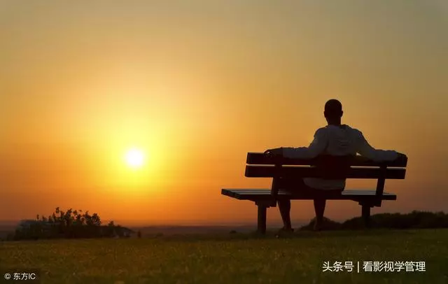立身靠信,立業靠勤,立世靠才,立功靠拼