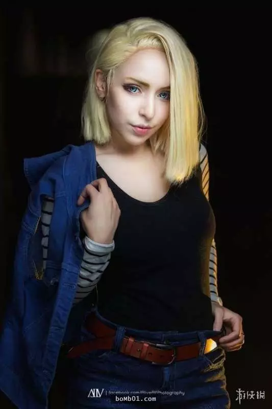 神還原「人造人18號」!外國正妹的Cosplay作品幾乎沒人可以超越,第六張開始露出胸器…