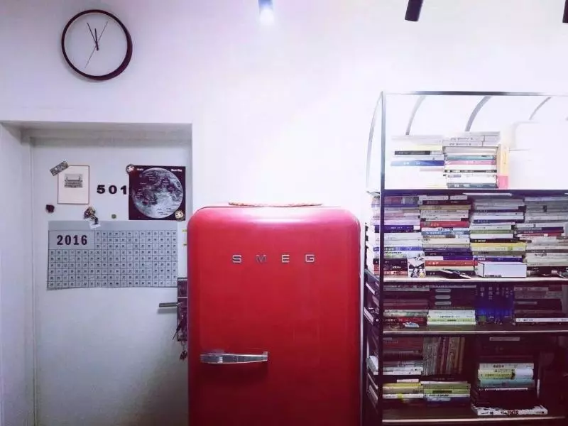 這對夫妻買下「好窄」老房讓家人都傻眼,但他們最後卻改造大成功連獨立衣帽間也做出來!