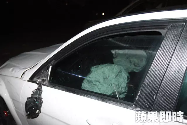 驚悚畫面!18歲高職生撞死人 擁2輛賓士跑車愛搶快