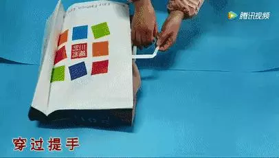 舊枕頭套剪一個小孔,放在衣櫃裡,幫你省下不少錢!