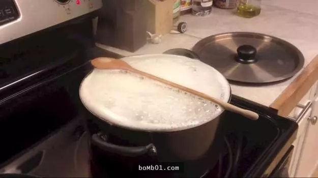 33個能夠替你「省下不少時間和麻煩」的料理訣竅，用對了方法下廚也會變得很好玩！