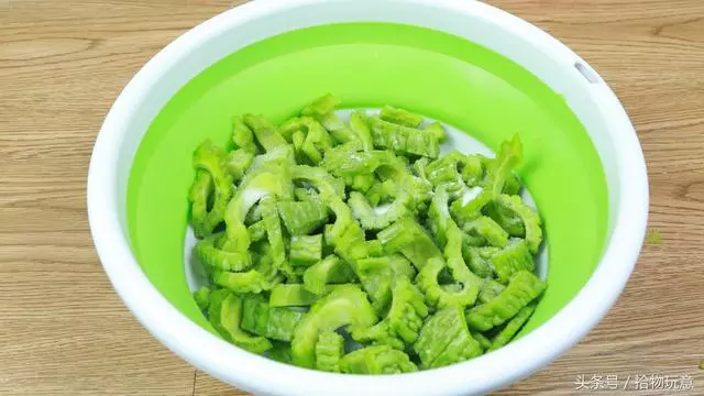 想要苦瓜去除苦味,只要用這一招,很多人都不知道···