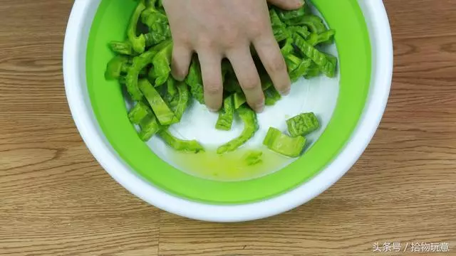 想要苦瓜去除苦味,只要用這一招,很多人都不知道···