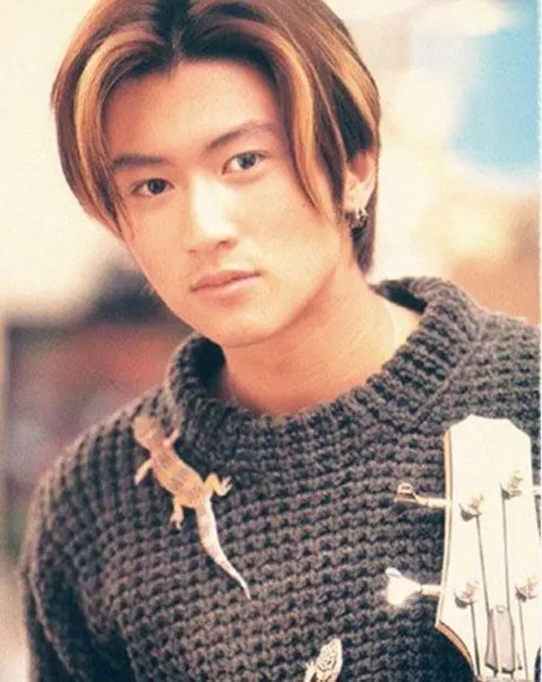 阮經天18歲,鍾漢良18歲,梁朝偉18歲,古天樂18歲,林志穎18歲,都比不過他的18歲!