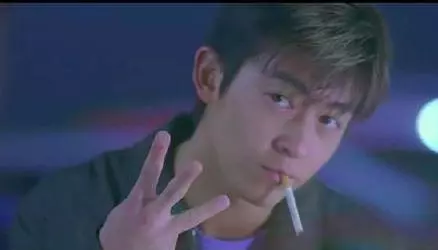 阮經天18歲,鍾漢良18歲,梁朝偉18歲,古天樂18歲,林志穎18歲,都比不過他的18歲!