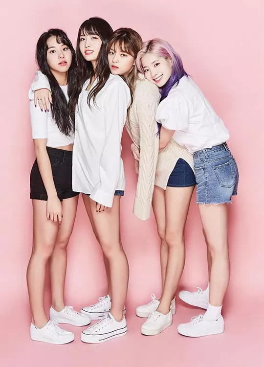 [TWICE][新聞]181222 「TWICE，GO GO Fighting」登日本應用商店下載排行榜榜首