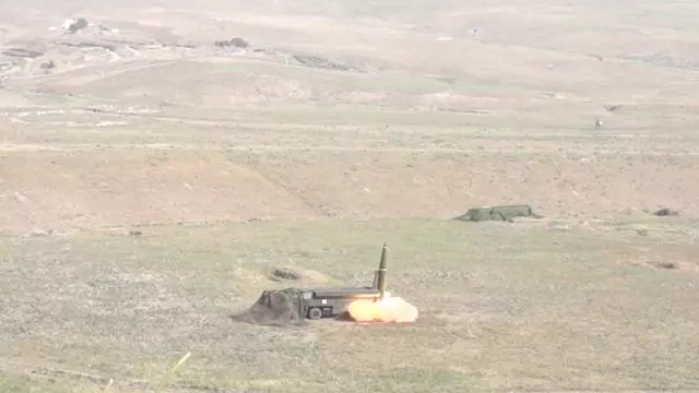 俄動用美軍禁止新飛彈,突防200公里摧毀指揮大樓,上百人被埋