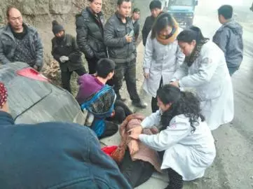 孩子剛出生,妻子就車禍身亡,兩年後婚禮現場,卻來了不速之客