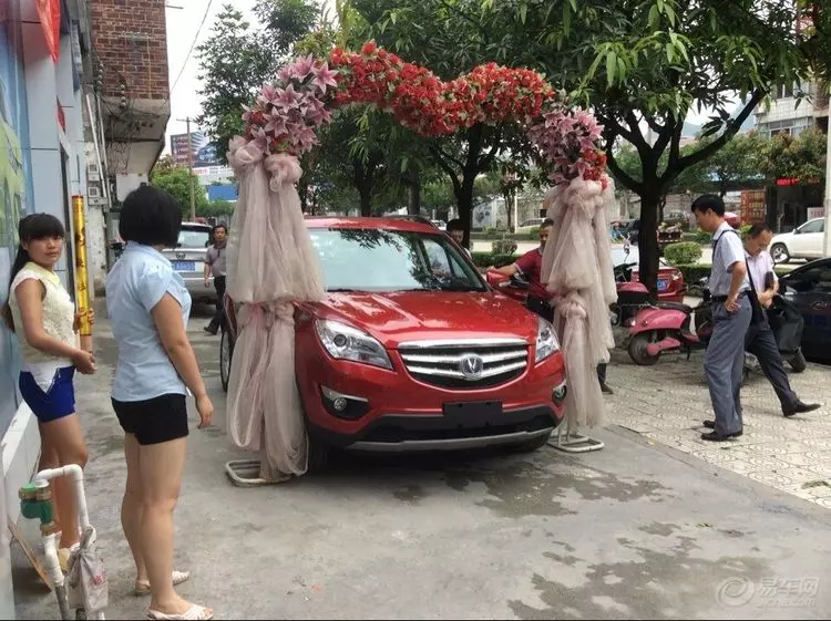 孩子剛出生,妻子就車禍身亡,兩年後婚禮現場,卻來了不速之客