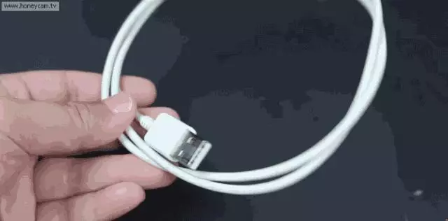 實用妙招:她用吹風機對著廚房牆壁吹一下,結果鄰居個個都學她