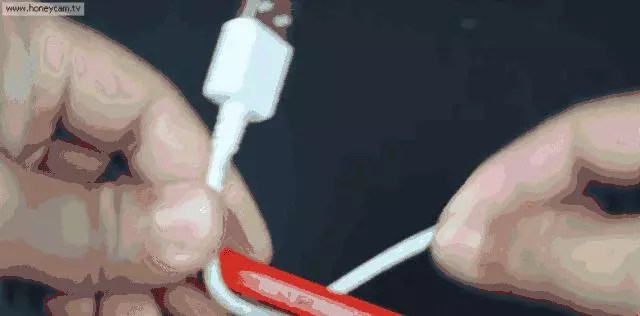 實用妙招:她用吹風機對著廚房牆壁吹一下,結果鄰居個個都學她