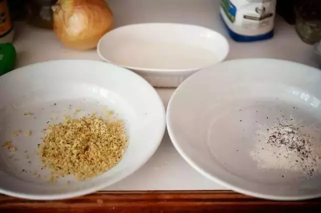 阿嫲學到了雞蛋的新做法,把蛋用漏勺放鍋裡炸,好吃得停不下來!每次都能多吃兩碗飯