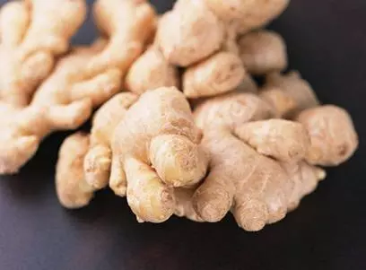 68歲大爺每天晚上含一片姜入睡,一個星期後,變化很大