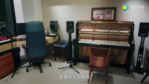 蕭敬騰獨居「8層樓破億豪宅」內部曝光! 10隻毛孩狂奔「不用出門遛狗」庭院就是公園