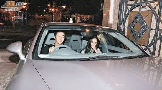 楊冪劉愷威宣布離婚!將以親人身份撫養孩子,回顧戀情曾轟轟烈烈!