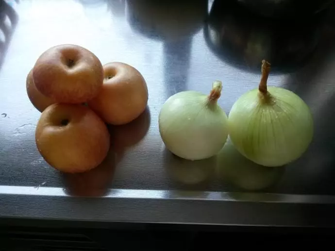 洋蔥和蘋果一起煮,不僅排毒消脂,還能預防心臟疾病,渴望瘦身的朋友別錯過!