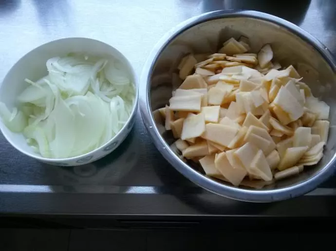 洋蔥和蘋果一起煮,不僅排毒消脂,還能預防心臟疾病,渴望瘦身的朋友別錯過!