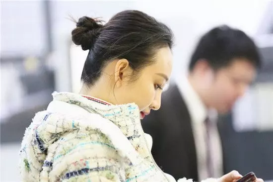 楊冪與劉愷威離婚之後,多日不見的王鷗現身看似心情不錯_訊息