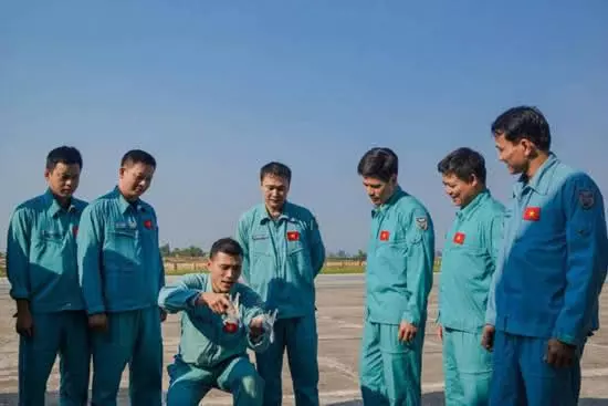 對中國亮肌肉!鄰國展示最強王牌武器 中國有能力應對嗎?