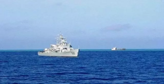 菲律賓剛拖走擱淺軍艦,兩艘艦艇就被炸毀,菲:這是警告!