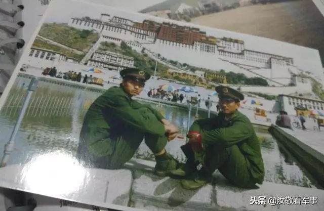 部隊的士兵平時訓練愛穿膠鞋,為什麼一開戰,必須都穿笨重的軍靴