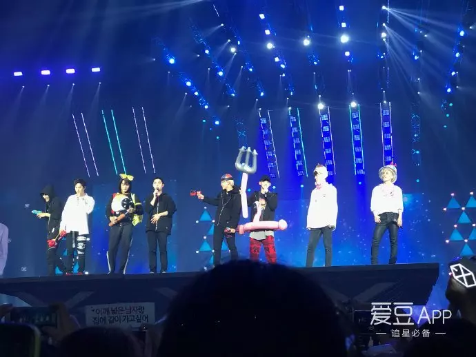 [EXO][新聞]181223 口才滿分！伯賢作為頒獎嘉賓亮相KBS演藝大賞