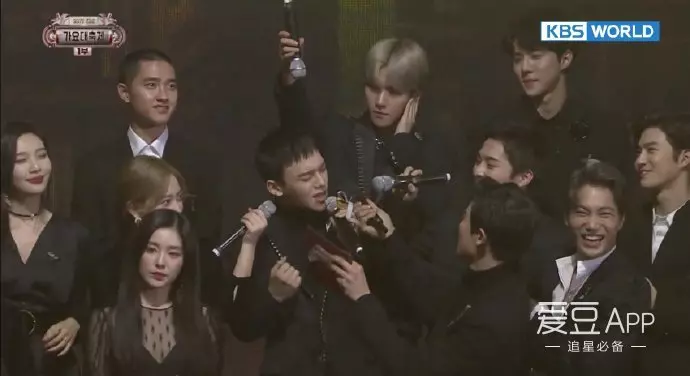 [EXO][新聞]181223 口才滿分！伯賢作為頒獎嘉賓亮相KBS演藝大賞