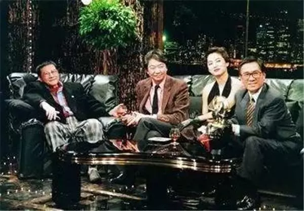 他罵過劉德華笨、打過李小龍、嗆成龍太下流…你可能不知道他,但知道後絕對雙膝一軟!