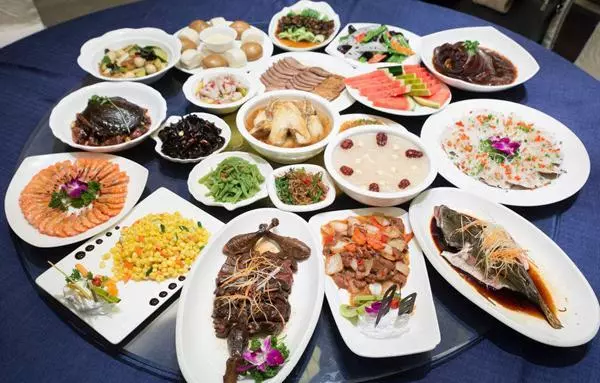 看完北方年夜飯再看南方年夜飯,南北差異一看便知,你更喜歡哪個