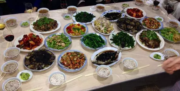 看完北方年夜飯再看南方年夜飯,南北差異一看便知,你更喜歡哪個