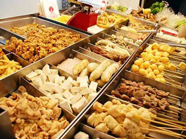 台灣最狂鹹酥雞店員「撂英文神推薦」 最後老外客人砸下600元「通通來一份」!