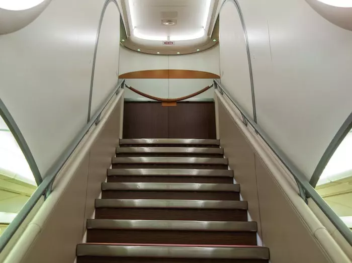 他親自記錄「55萬天價機票」換來的奢華之旅 只有國王才能享有的權力!