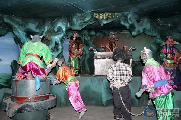 台南的「十八層地府逼真鬼屋」會把你嚇爆!連最不恐怖的「躺血水」保證讓你哭著出來