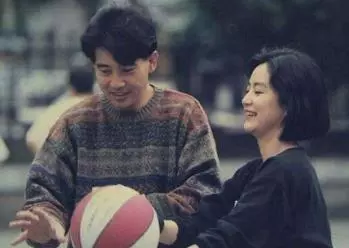 師生戀意外懷孕,想打掉卻發現是兩個,家喻戶曉的女兒差點沒有了