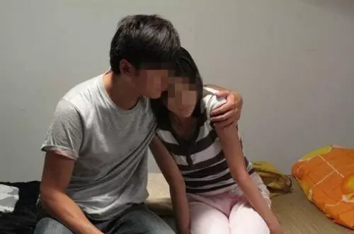 新婚仨月,丈夫找了情人,妻子查出地址,前去算帳,敲開門,蒙了