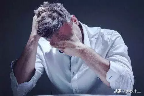 老婆加班,我用兄弟的手機給她發關心信息,老婆的回覆讓我蒙了