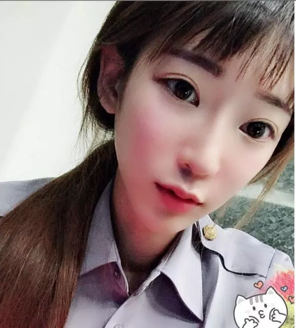 車禍進急診遇「空靈女警」PO文炫耀,神人一搜「原來女警的生活照更精彩....」