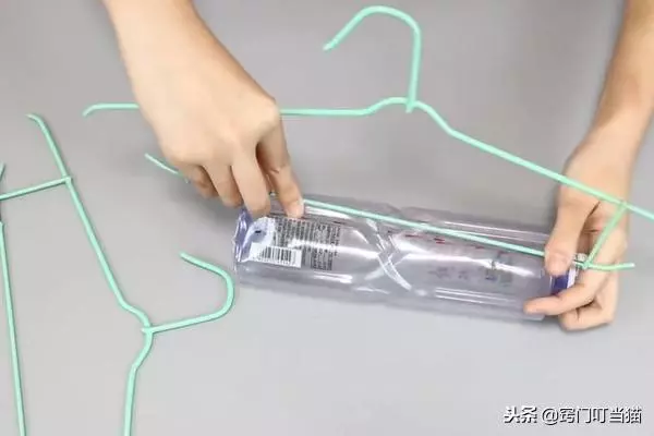 陰雨天衣服晾不乾?把寶特瓶切兩下,快速曬乾不用愁