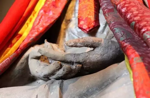 全球罕見!山西一小寺廟裡竟有至少15座肉身佛!轉者功德無量!