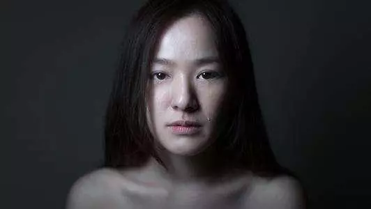 前女友結婚,我開車跟著車隊走了7公裡,手機一亮,來了一條簡訊,我再也不敢追上去!