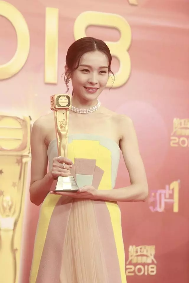 李佳芯入TVB六年奪「視後」改寫TVB頒獎禮歷史,自認靠實力封後