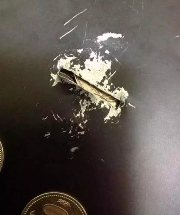 存滿就會有一百萬的存錢筒,存滿後打開卻發現被老闆騙了