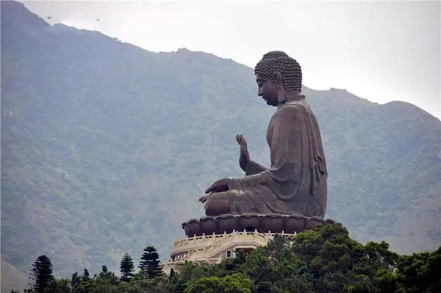 佛學入門,當你念南無阿彌陀佛時,想知道佛法會恩賜你什麼嗎?