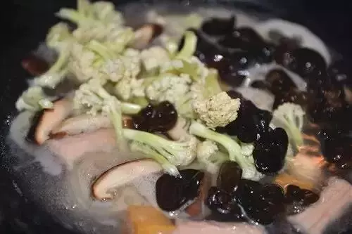 美食菜譜:在家自己做麻辣香鍋,絕對下飯!超簡單!